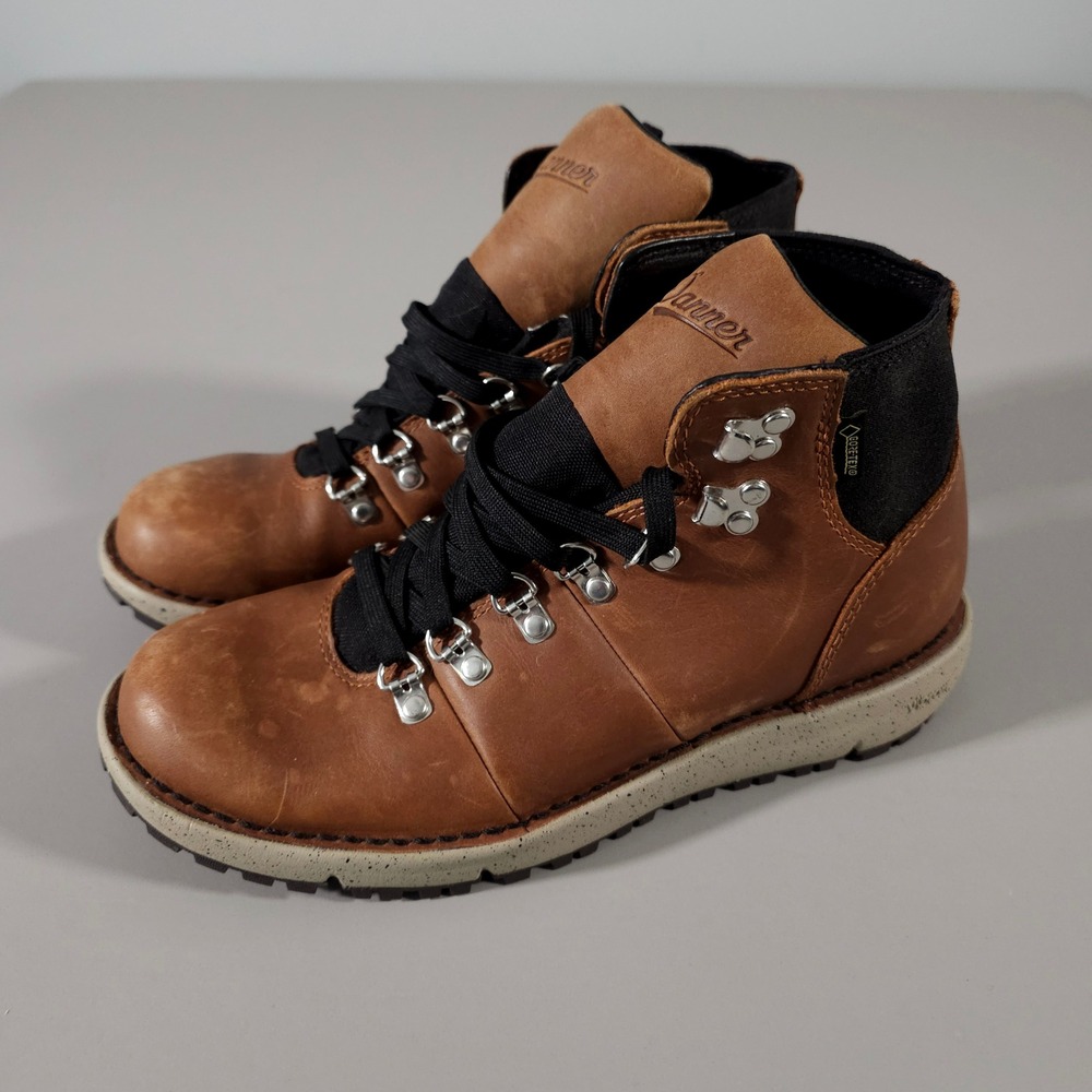 Danner Vertigo 917 Hiking Boots Mens 7 Light Brown Gore-Tex Leather 32381